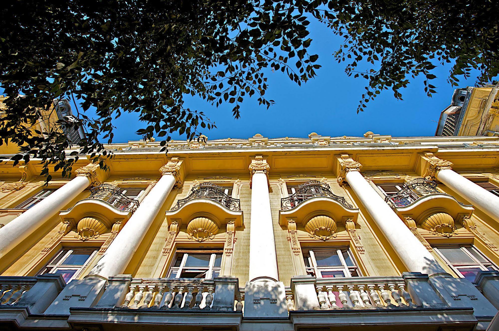Guest House Hotel Riviera بولا المظهر الخارجي الصورة