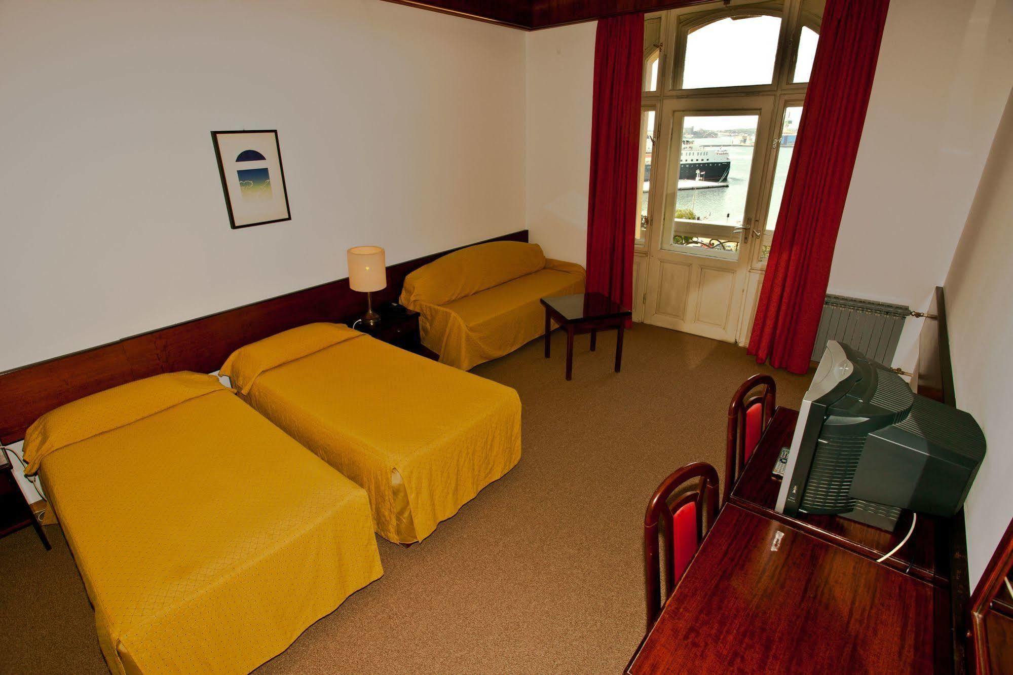 Guest House Hotel Riviera بولا المظهر الخارجي الصورة